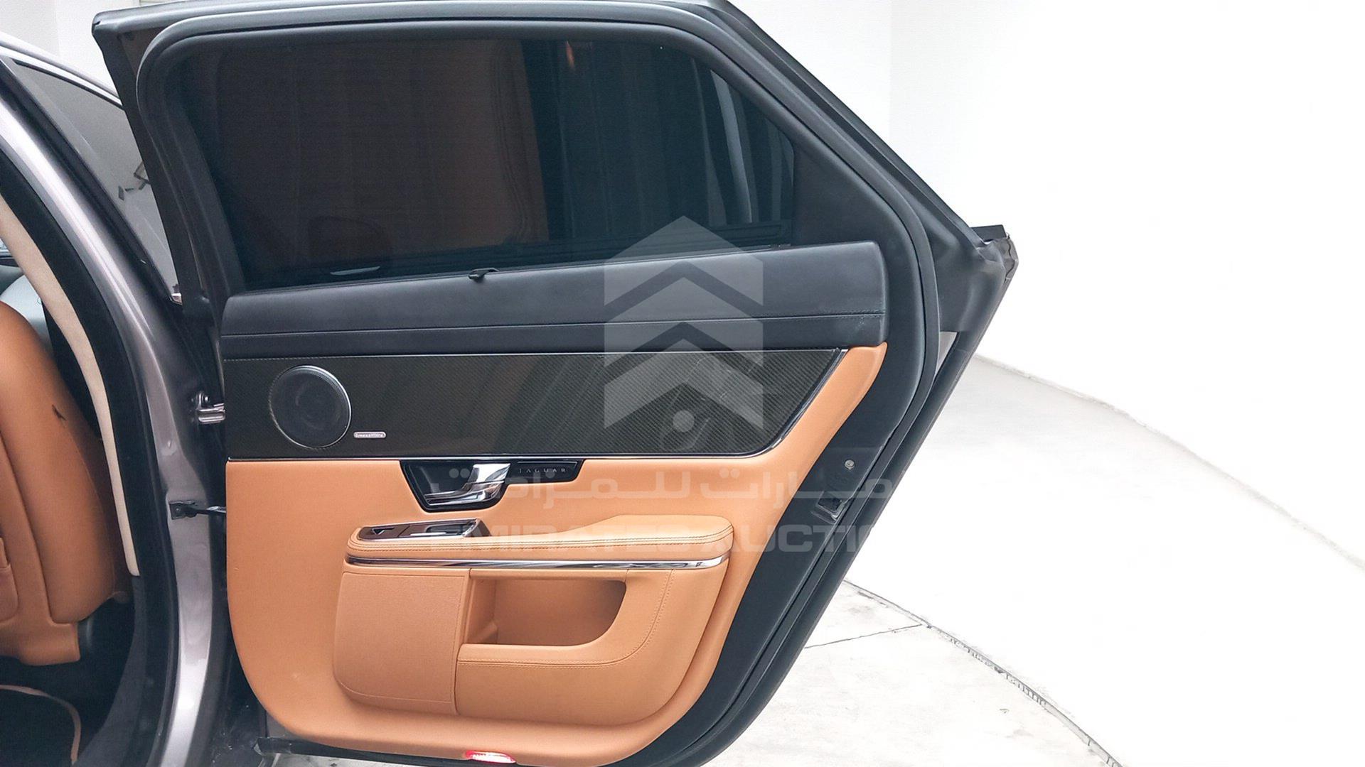 2010 JAGUAR X J VIN: SAJKA26J1AMV01346