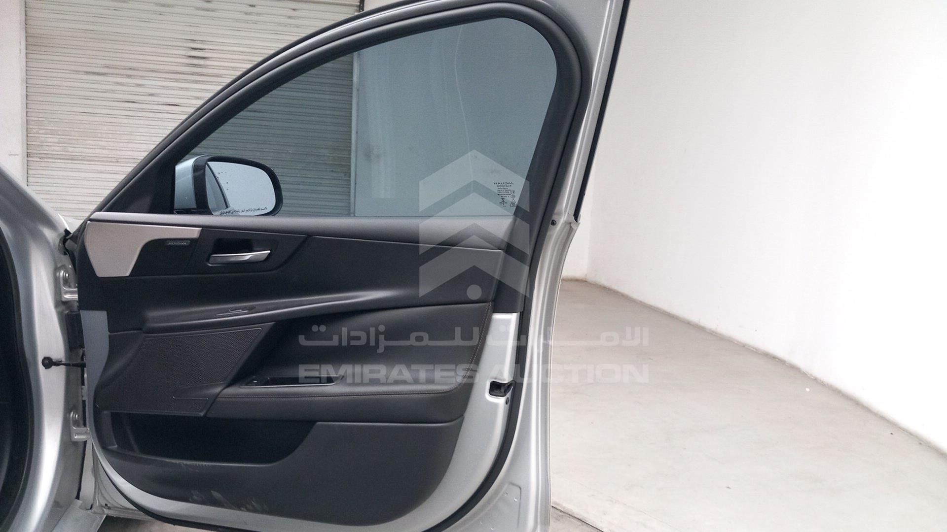 2017 JAGUAR XE VIN: SAJAB4BG6HA972158