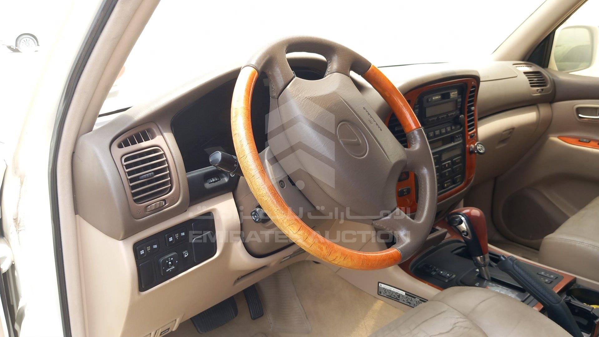 2000 LEXUS LX 470 VIN: JT6HT00W1Y0112100