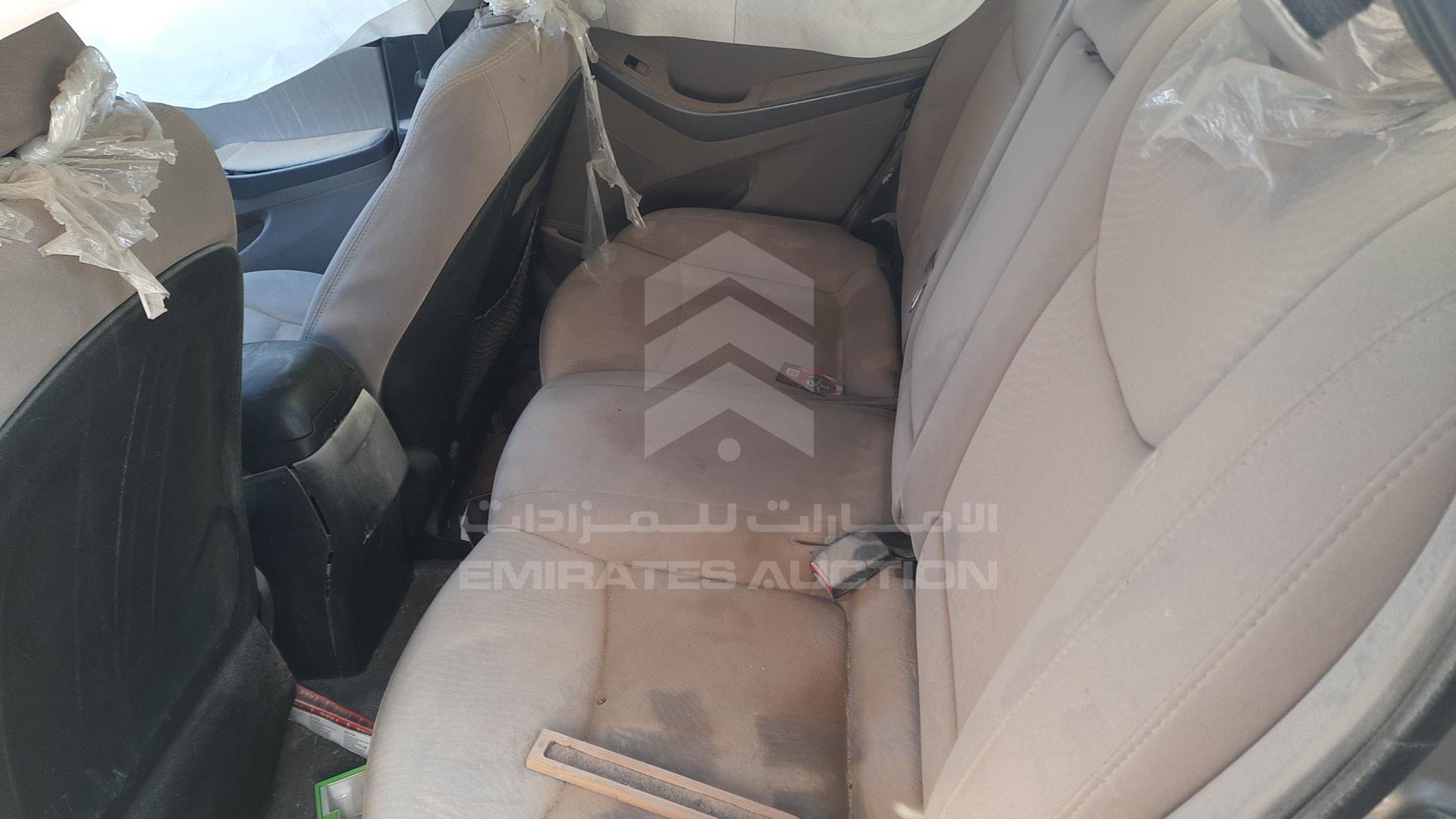2016 HYUNDAI ELANTRA VIN: 5NPDH4AE3GH700023