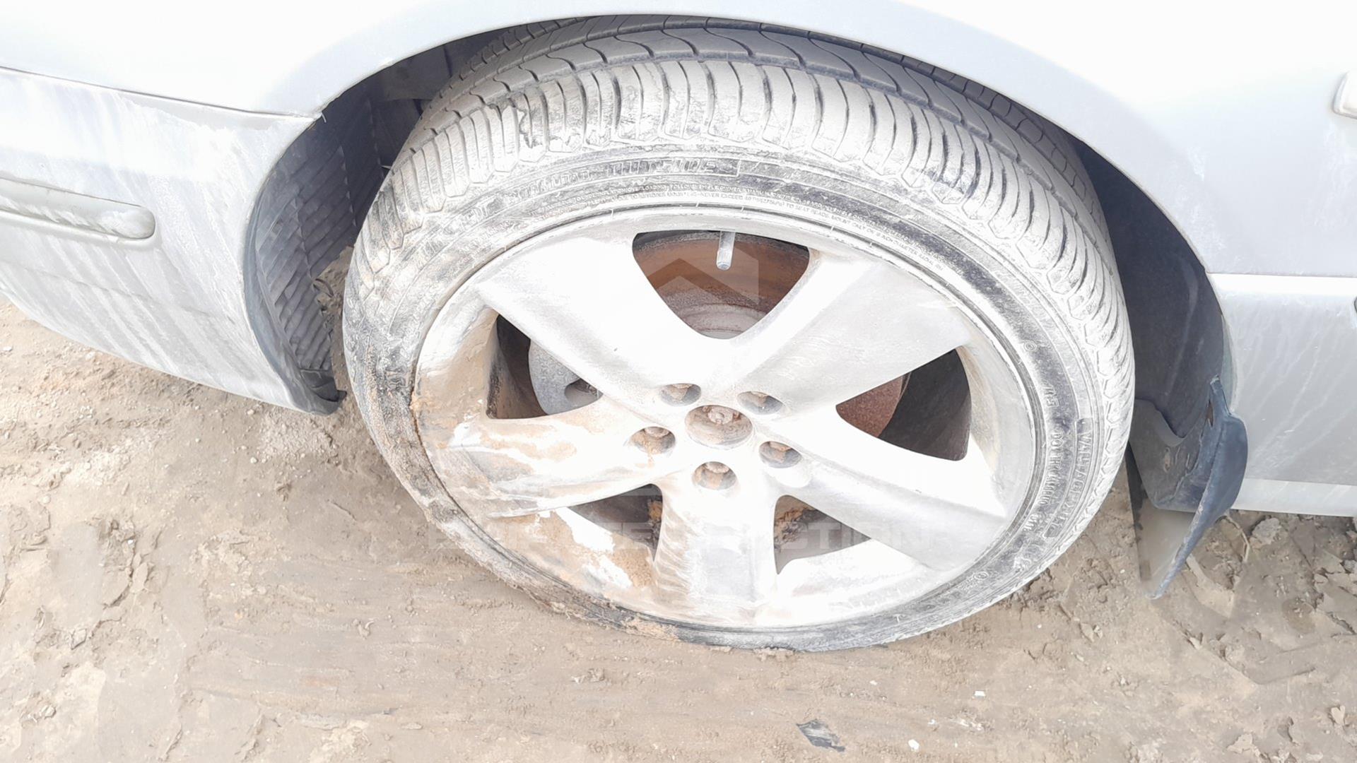 2006 KIA OPIRUS VIN: KNALD224665080958
