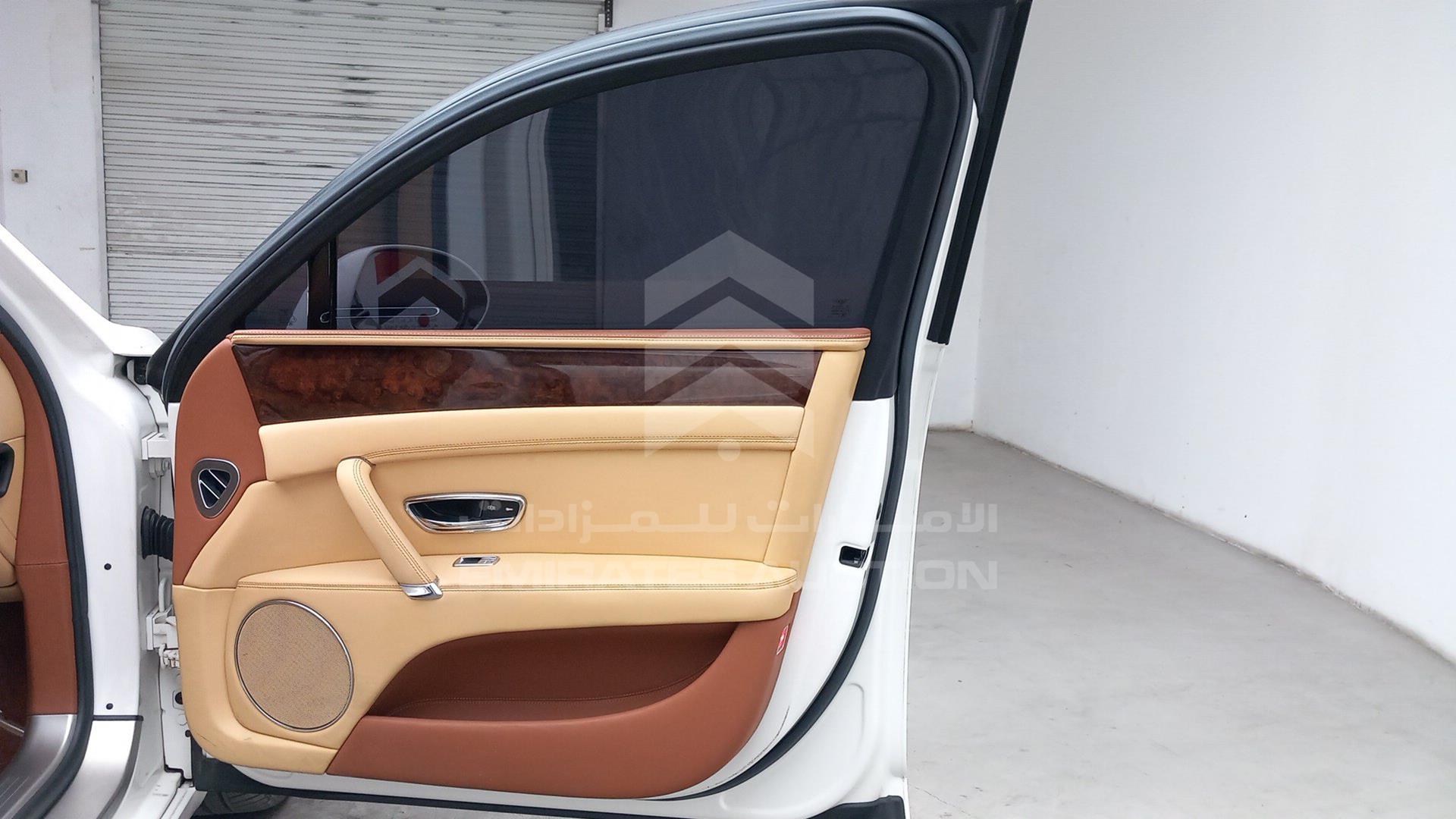 2014 BENTLEY FLYING SPUR VIN: SCBEA5ZA1EC090599