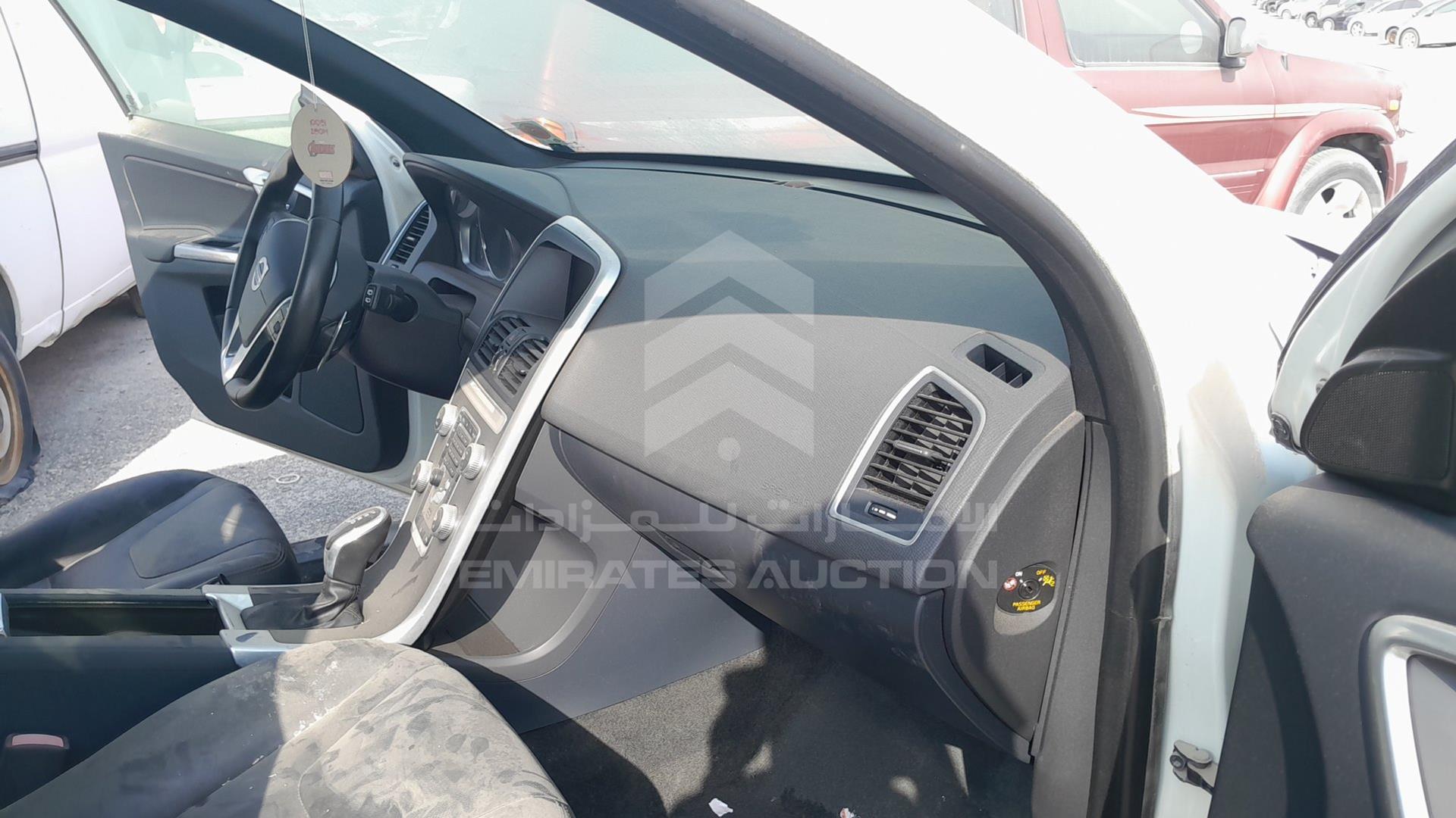 0 VOLVO XC 60 VIN: YV140CDZ6F2742194