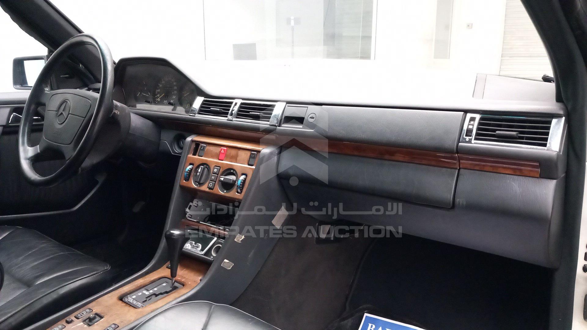 1991 MERCEDES 300 VIN: WDB1240511B458559