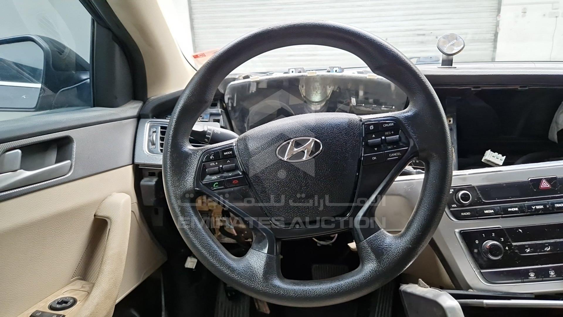 2016 HYUNDAI SONATA VIN: 5NPE24AF7GH273542