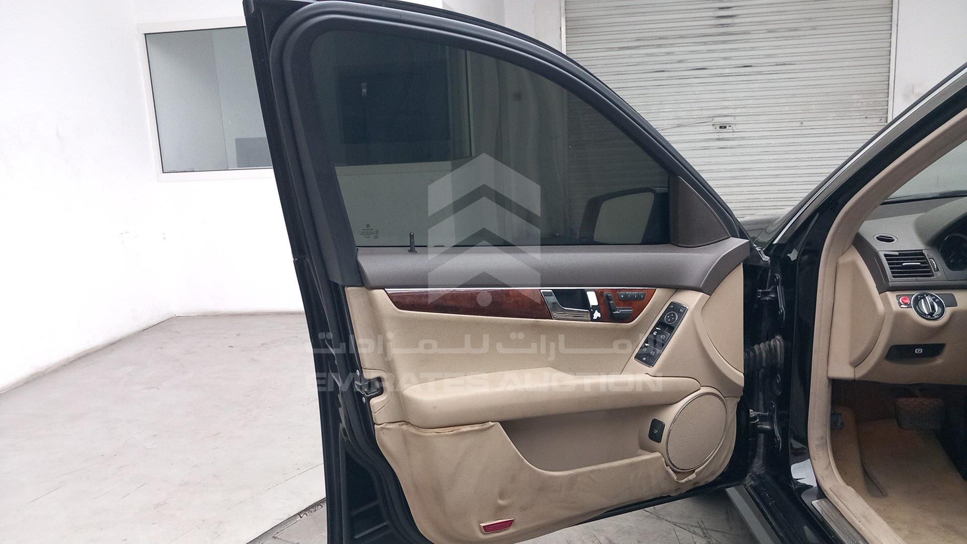 2010 MERCEDES C 300 VIN: WDDGF8BB8AF450400