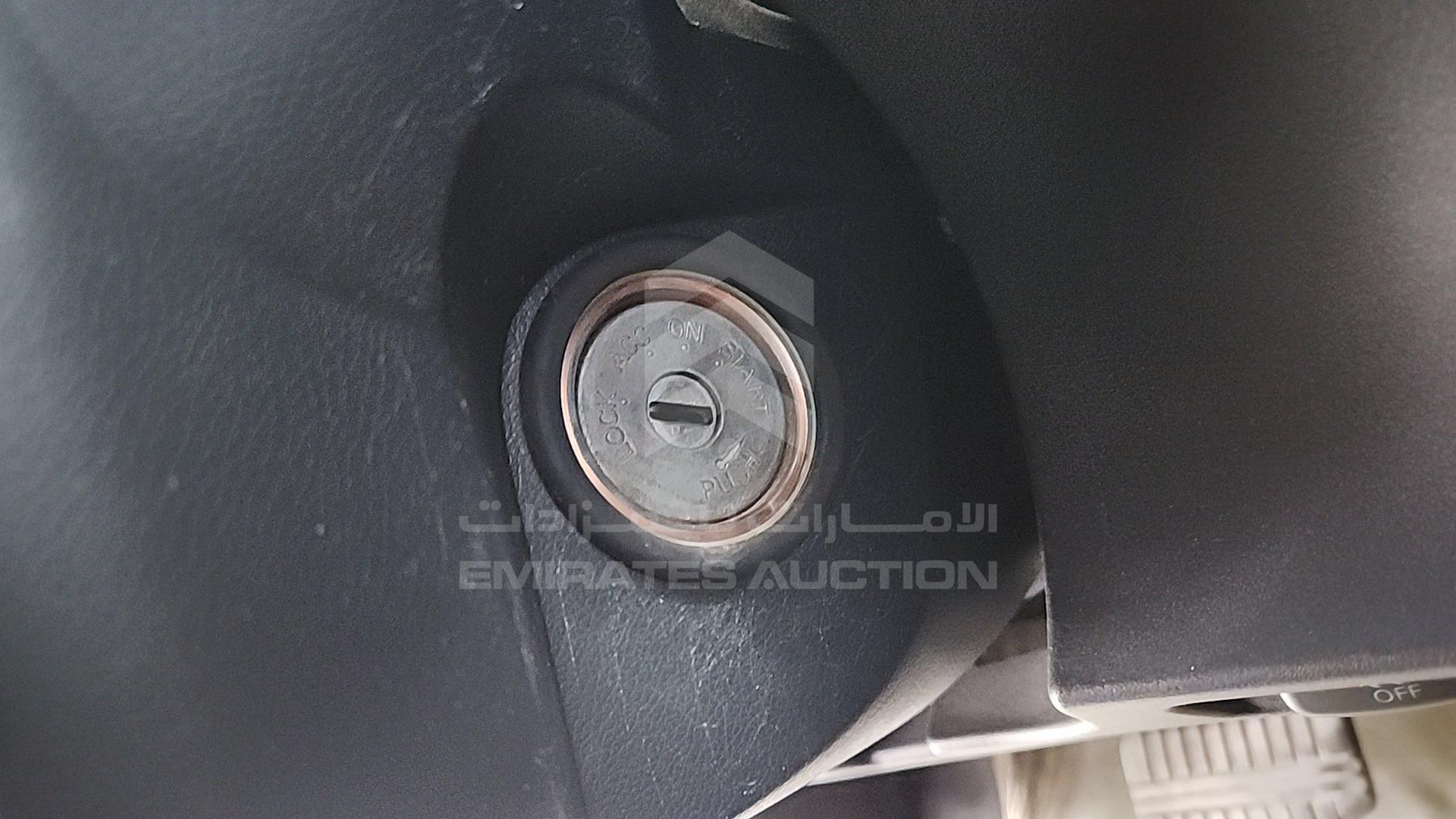 2012 MITSUBISHI PAJERO VIN: JMYLRV95WCJ703378