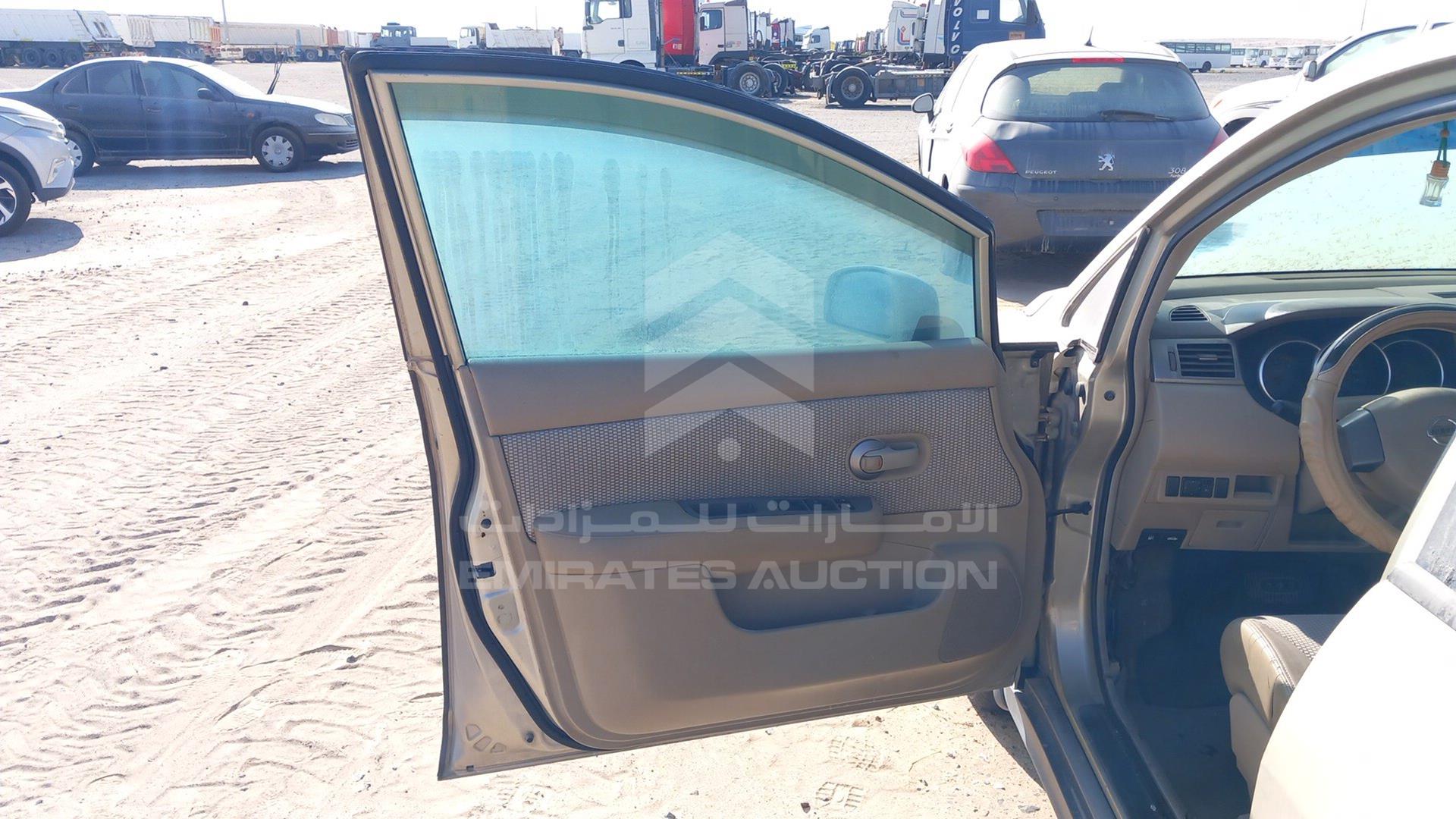 2008 NISSAN TIIDA VIN: JN1CC13CX8T005882
