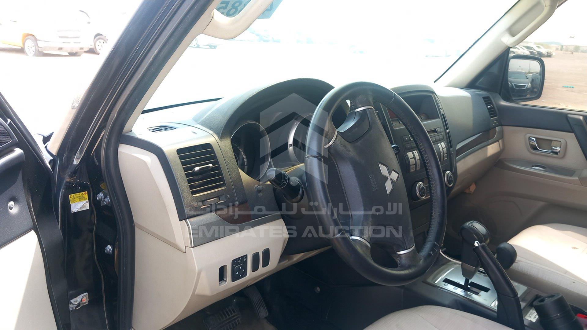 2010 MITSUBISHI PAJERO VIN: JMYLRV95WAJ715031