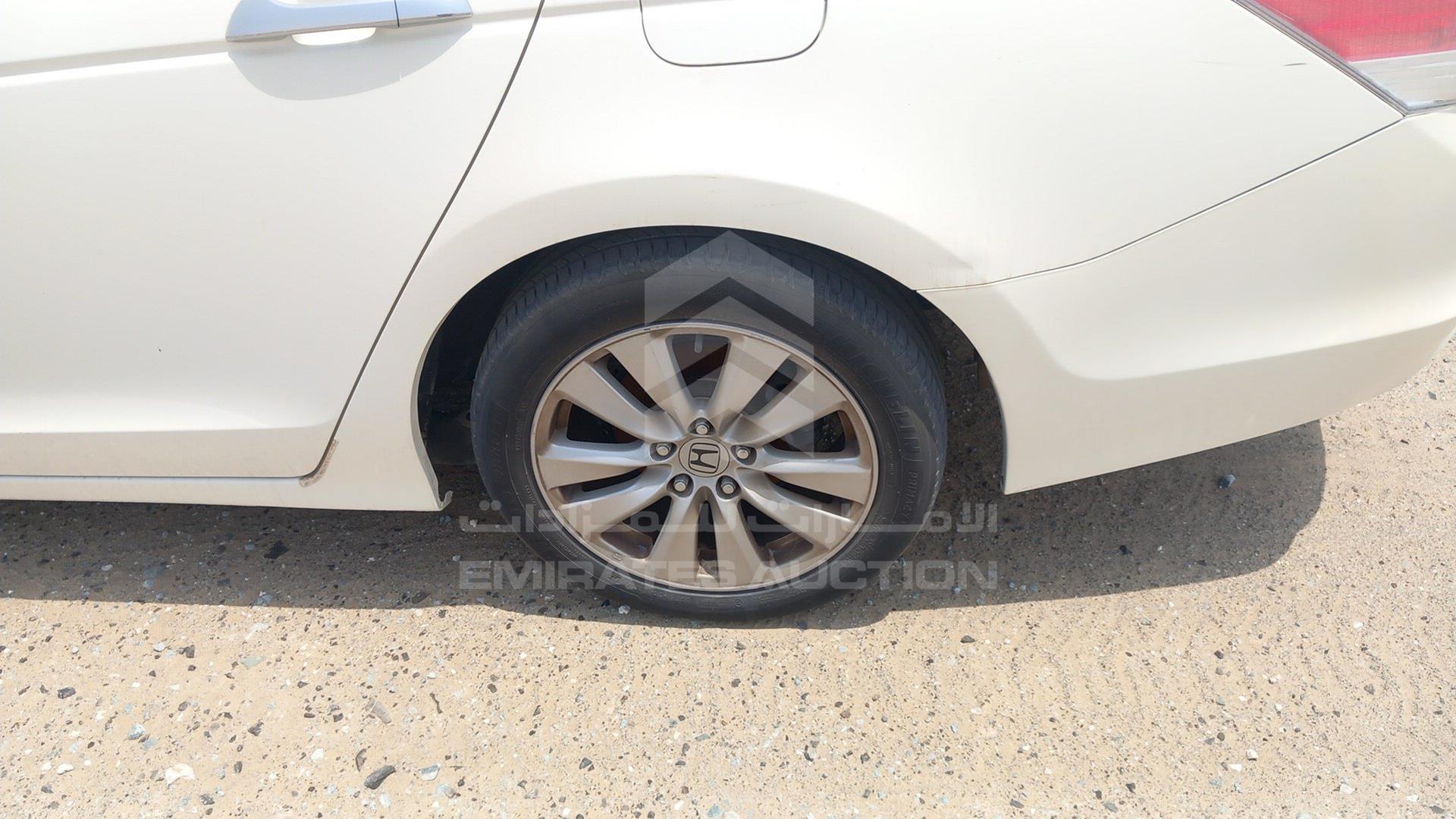 2011 HONDA ACCORD VIN: JHMCP3673BC400200