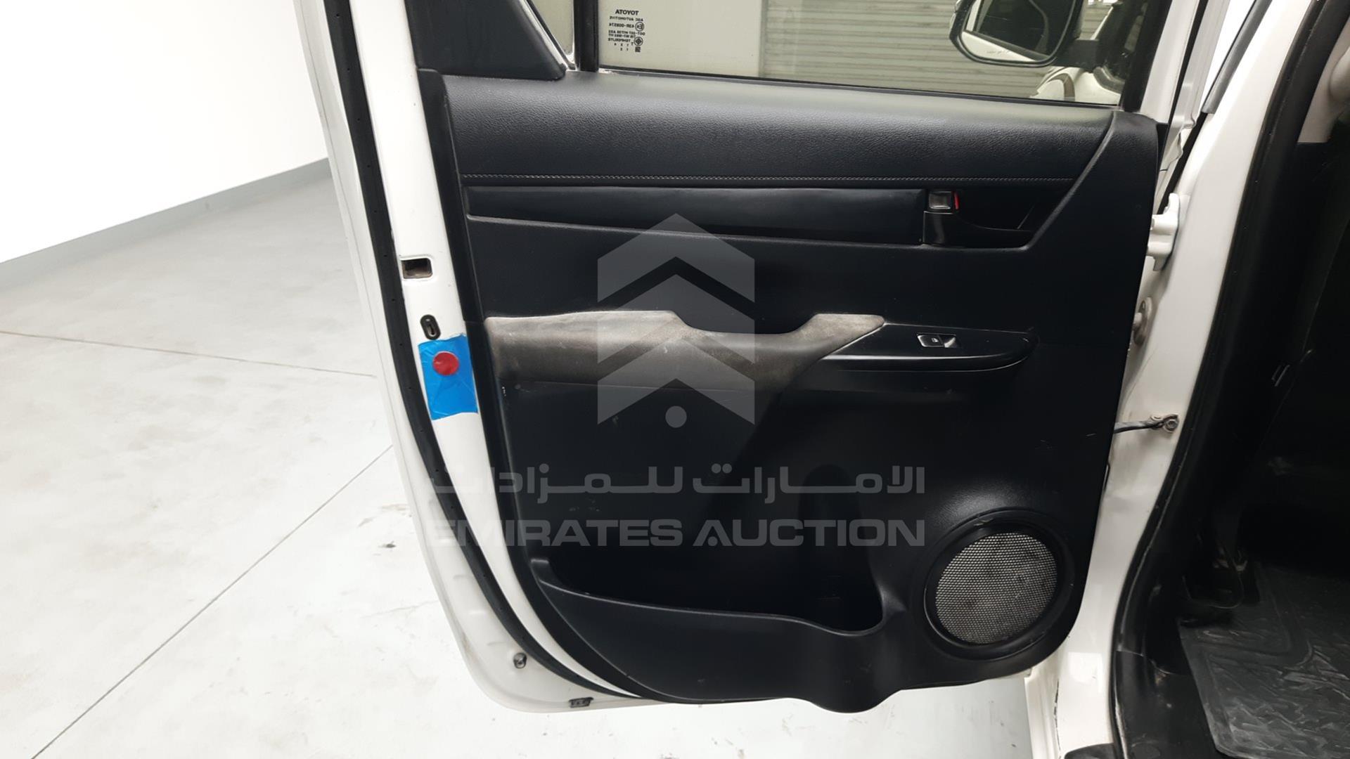 2017 TOYOTA HILUX VIN: MR0DB8CD2H0115737