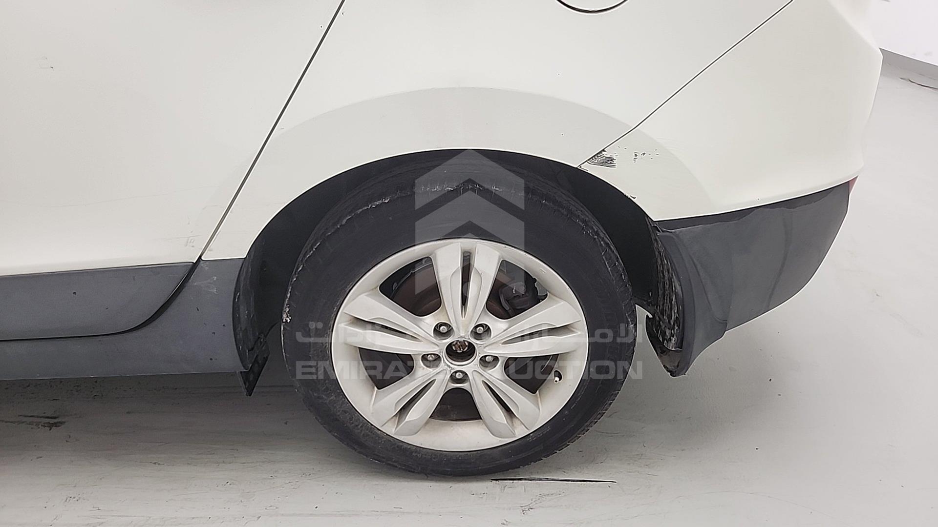 2011 HYUNDAI TUCSON VIN: KMHJT81B9BU132594