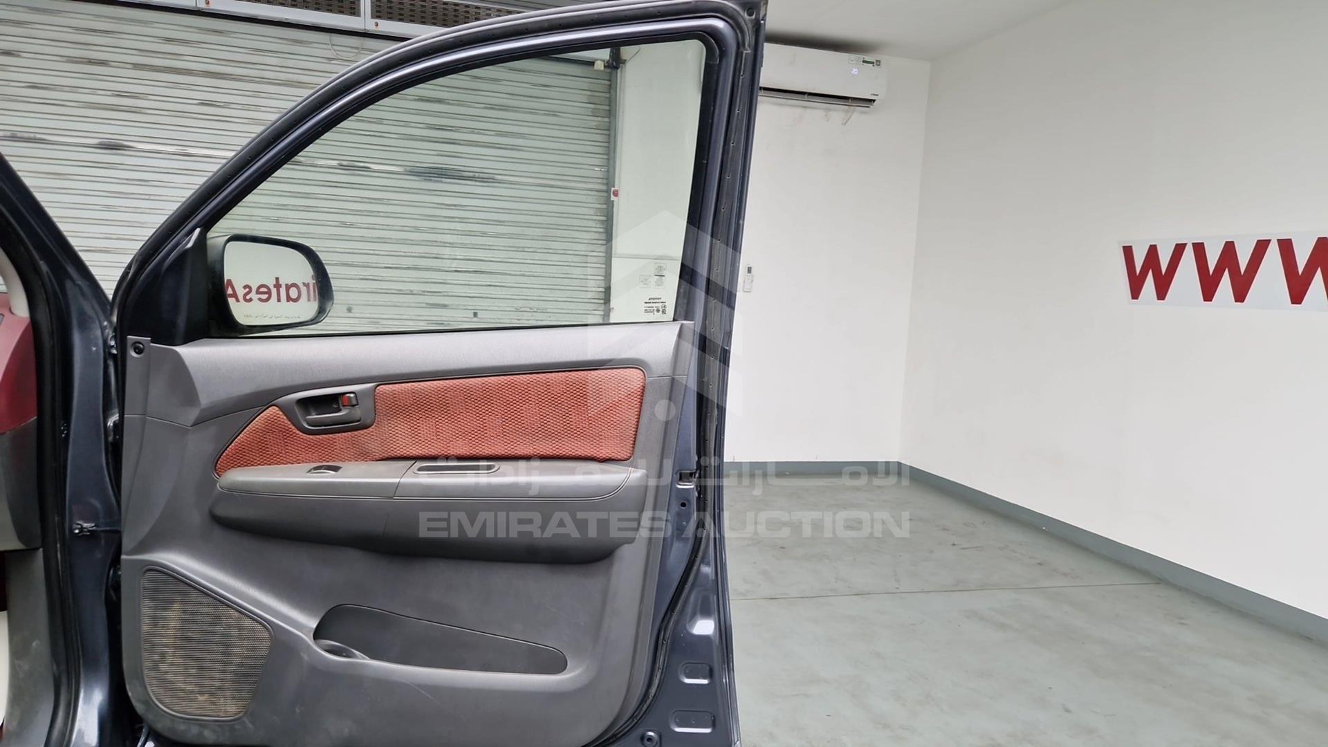 2013 TOYOTA HILUX VIN: MR0FX22G8D1085361
