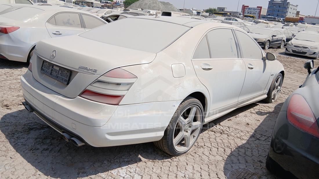 مرسيدس - سكراب بدون اوراق — الزاوية الخلفية اليمنى — صورة 8