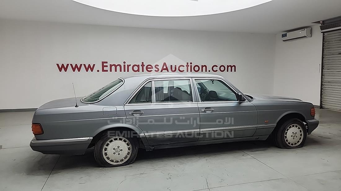 1990 Mercedes 300 SEL — Rear Right Angle — Photo 9