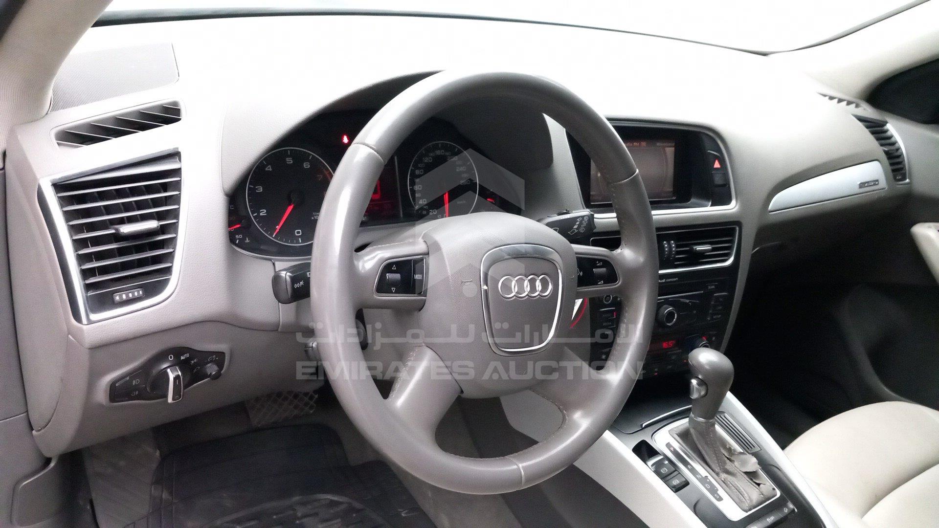 WAUCFC8R2HA042938 - 2011 Audi Q5 - #494286