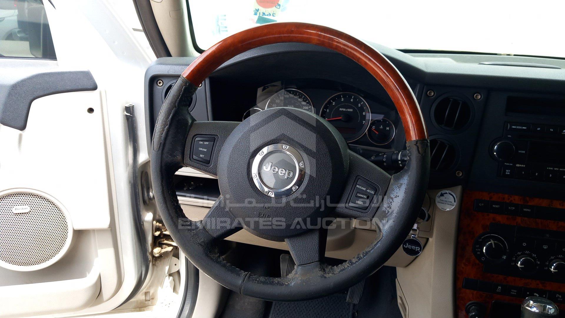 2007 JEEP COMMANDER VIN: 1J8H368257Y570082
