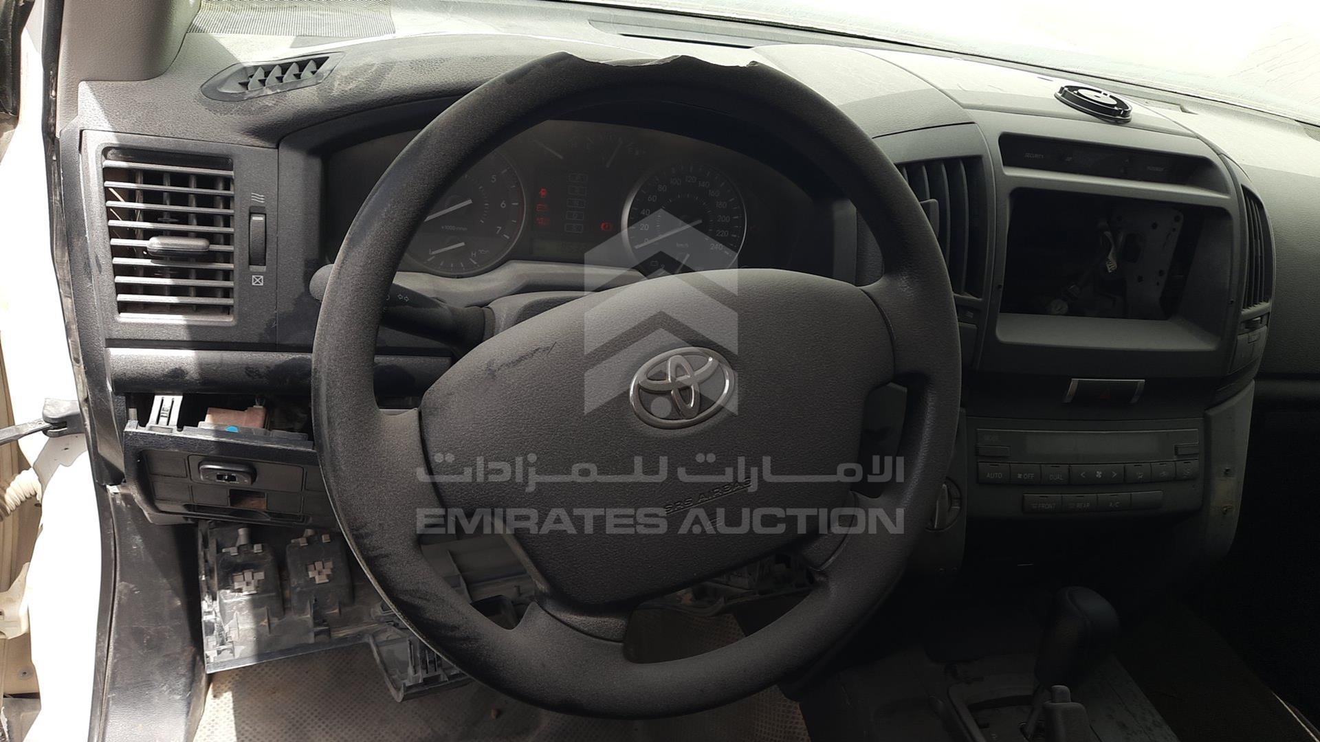 2011 TOYOTA LAND CRUISER VIN: JTMDU09J8B4034801