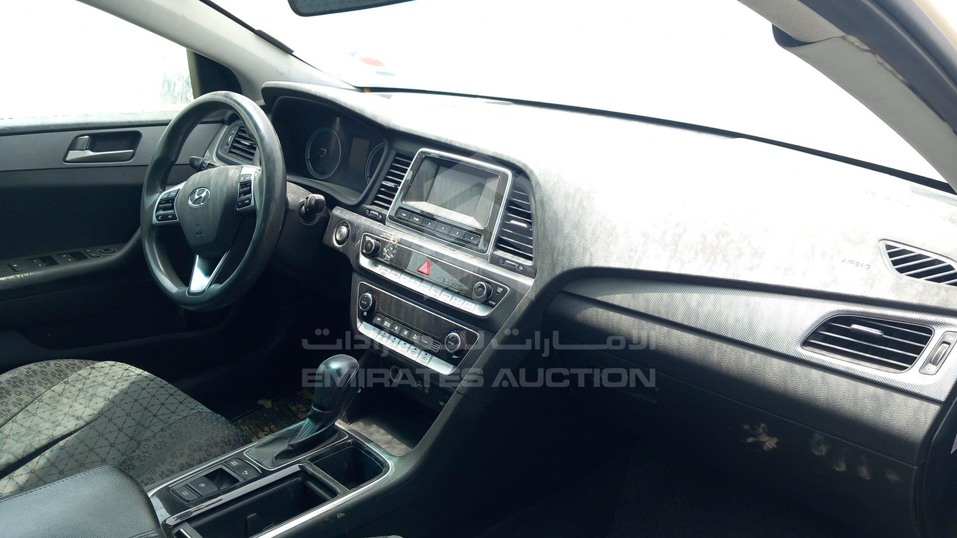 2019 HYUNDAI SONATA VIN: KMHE24135KA092943