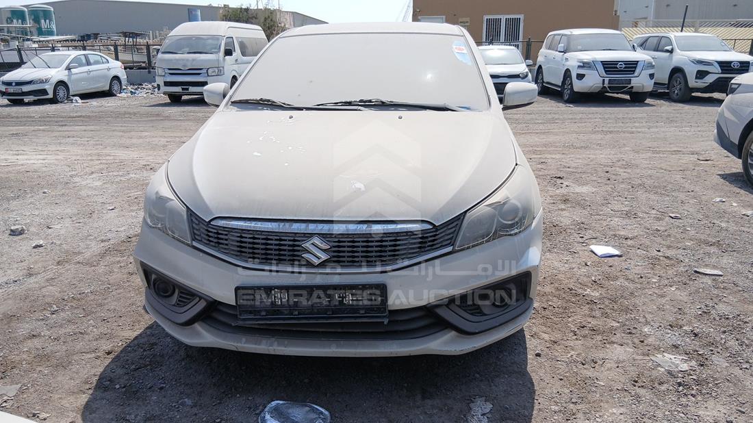 سوزوكي سياز 2023 — الزاوية الأمامية بالكامل — صورة 1