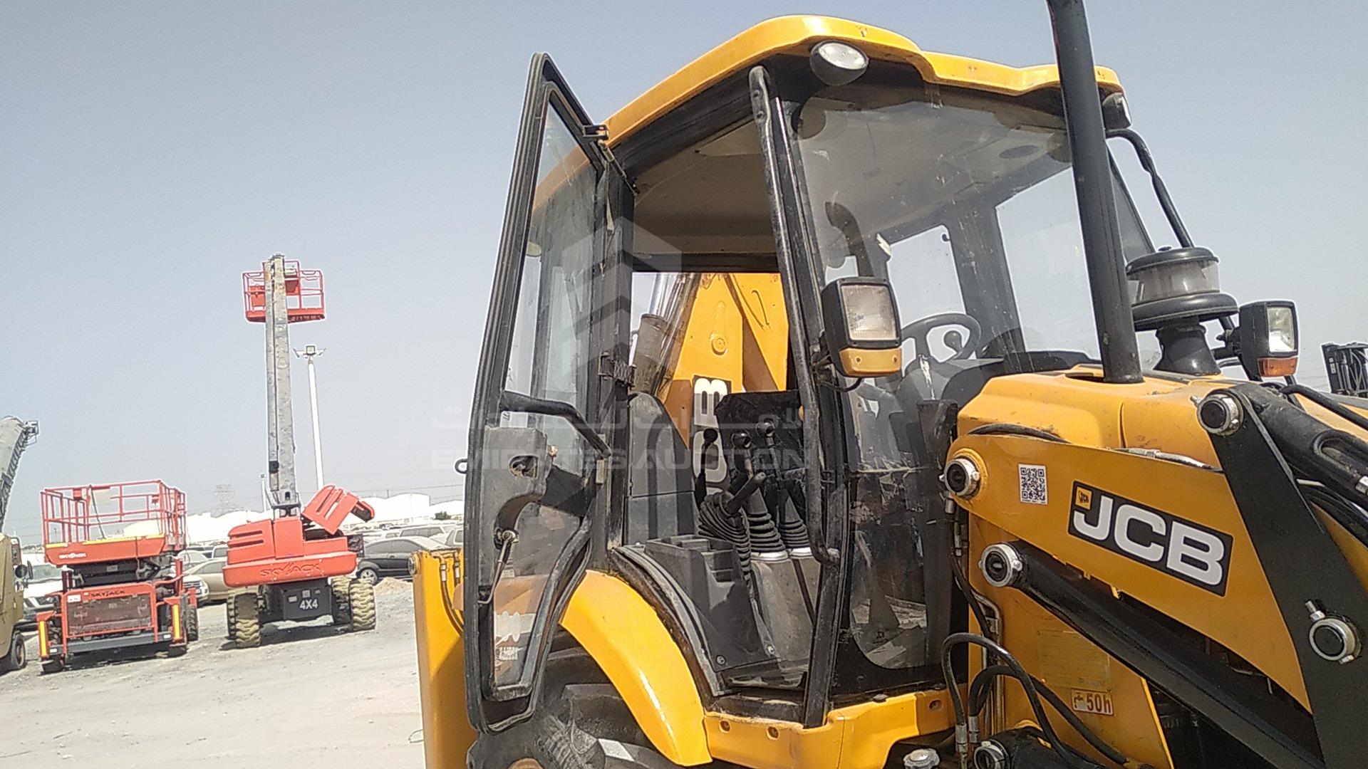 2017 JCB 3DX VIN: HAR3DXSUE01492455