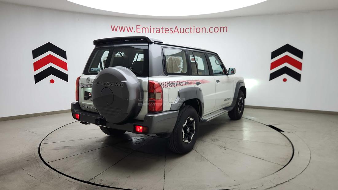 2020 Nissan Patrol — Rear Right Angle — Photo 9