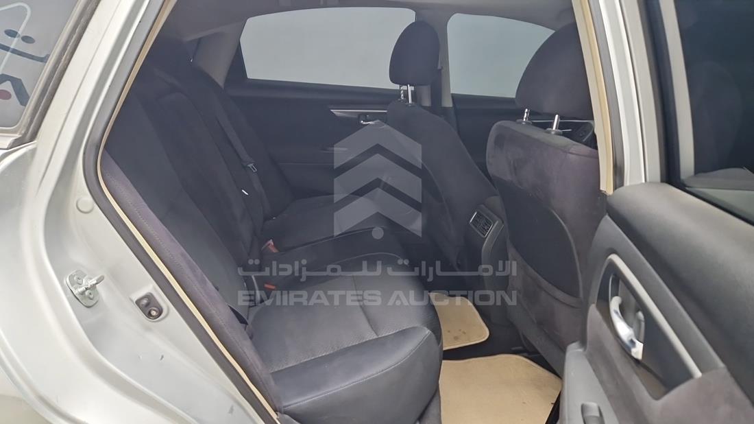 نيسان التيما 2013 — زاوية الراكب الخلفي اليمنى — صورة 22
