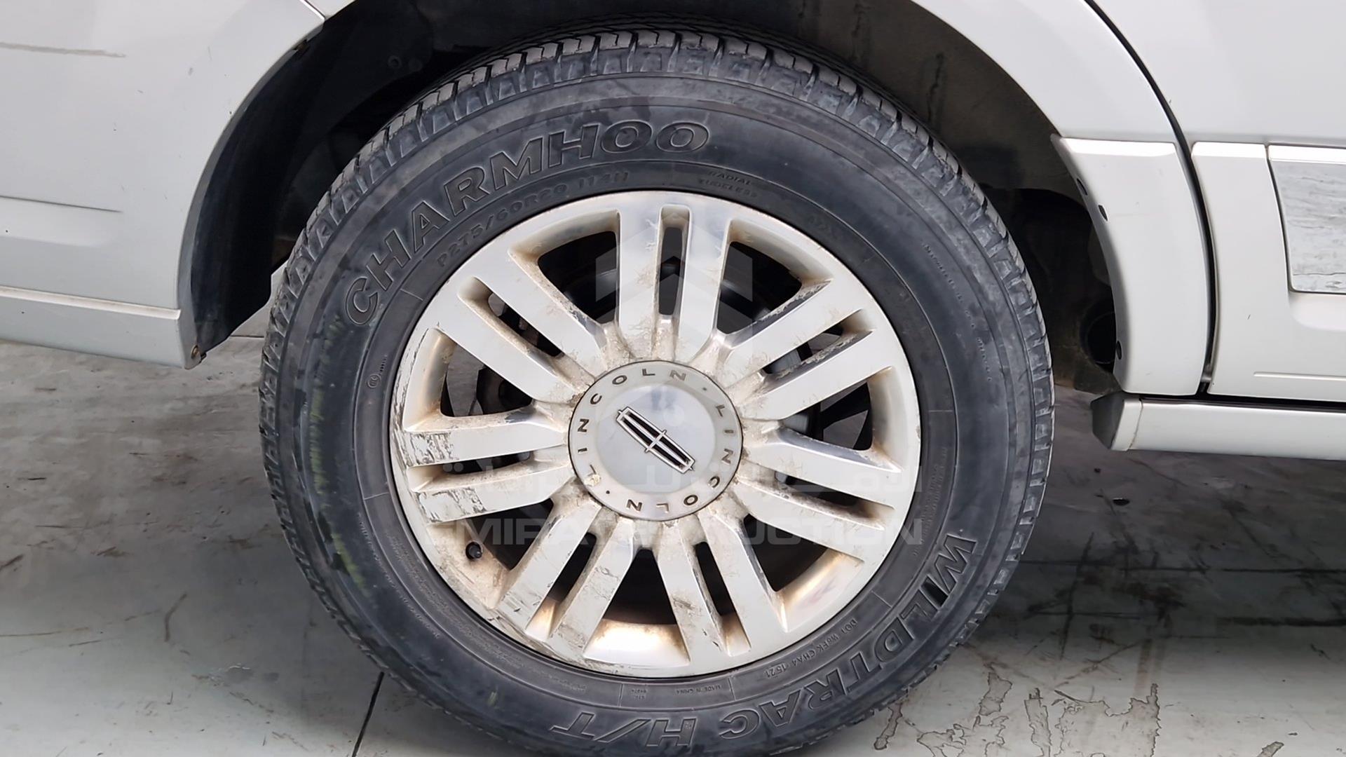 2012 LINCOLN NAVIGATOR VIN: 5LMJJ2J50CEL02041