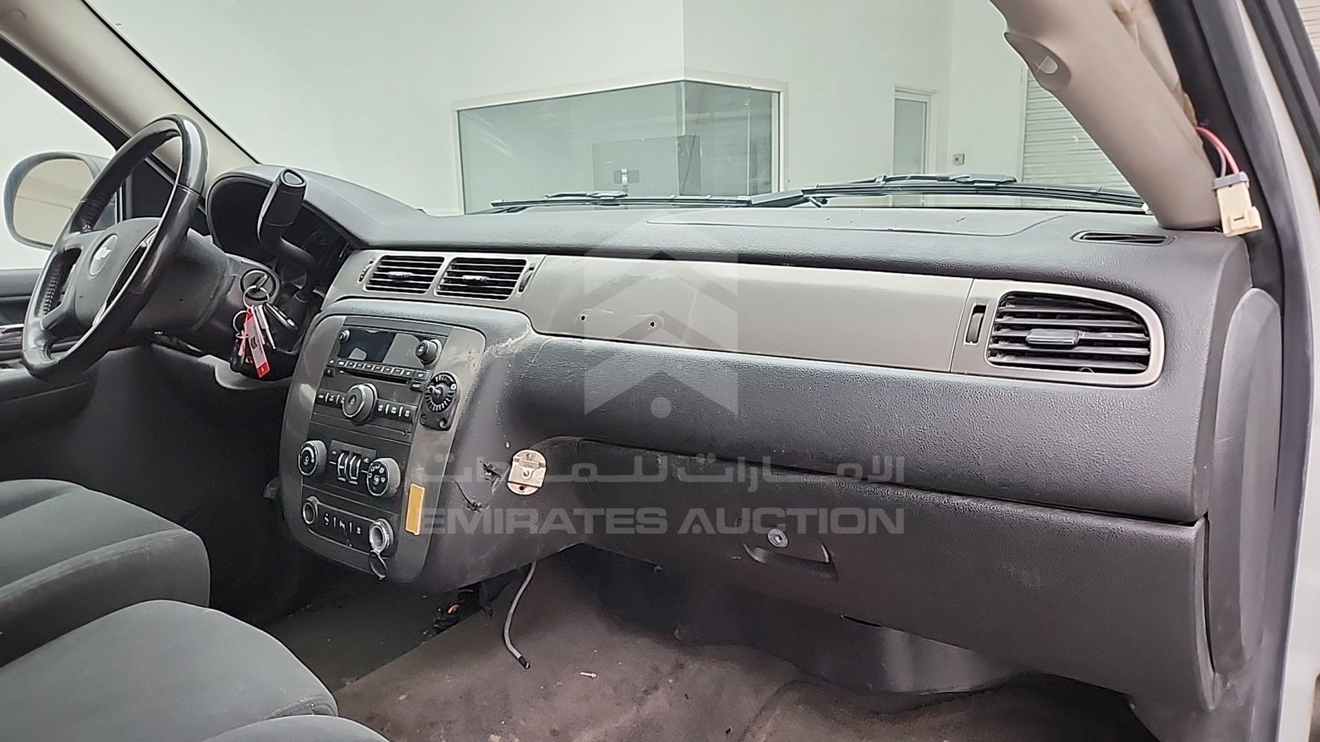 2008 CHEVROLET TAHOE VIN: 1GNFK13JX8J126409