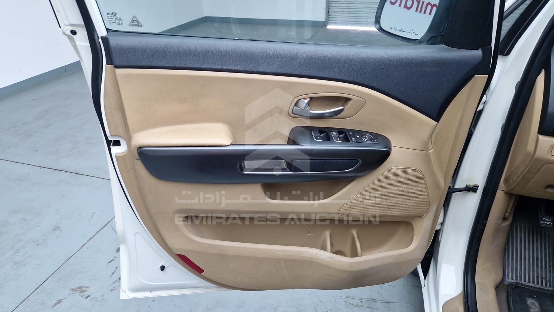 2016 KIA CARNIVAL VIN: KNAMB8128G6156978