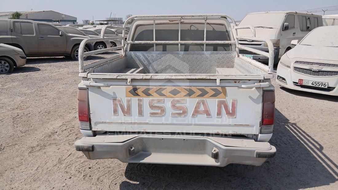 1998 Nissan 2400 — Rear View — Photo 6