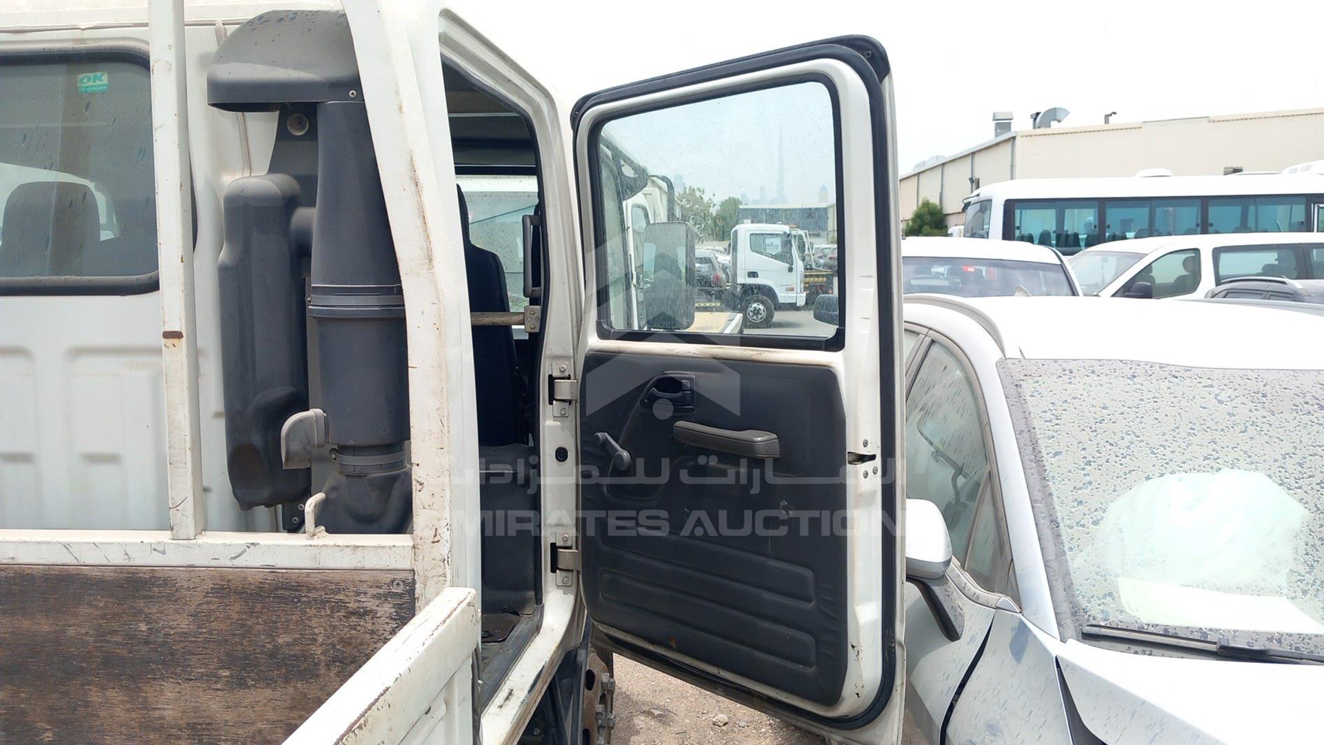 2014 ISUZU NPR VIN: JAMKP33T3E7P19487