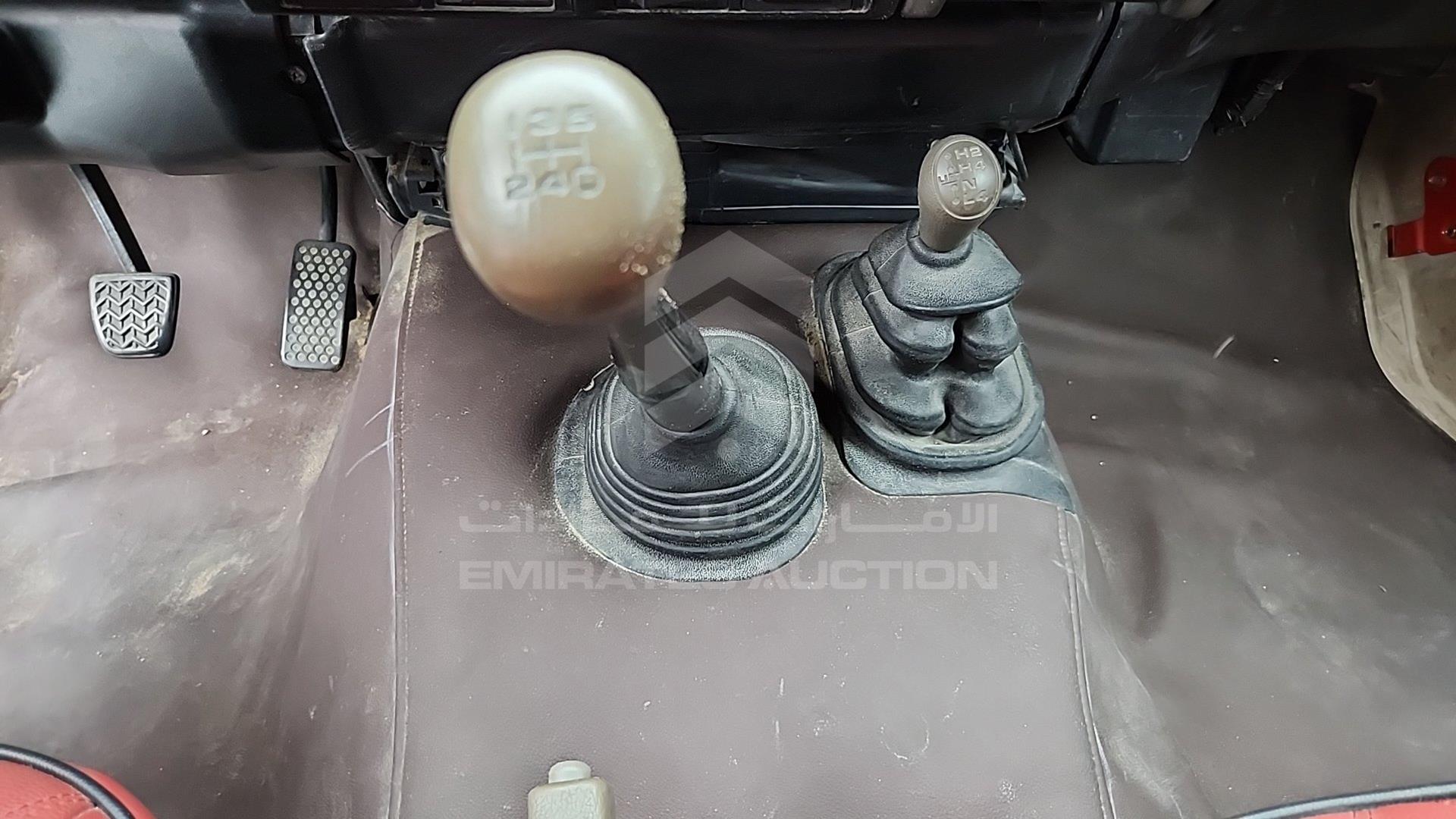 2009 TOYOTA LAND CRUISER VIN: JTFLJ71J198018409