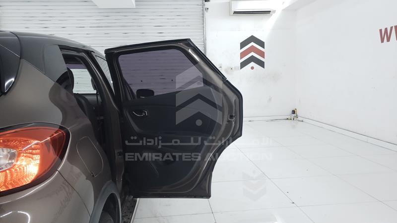 VF12RRHE8GW548059 Auction: EmiratesAuction Lot: 413690 VF12RRHE8GW548059 Renault Captur 2016 BROWN Photo 23