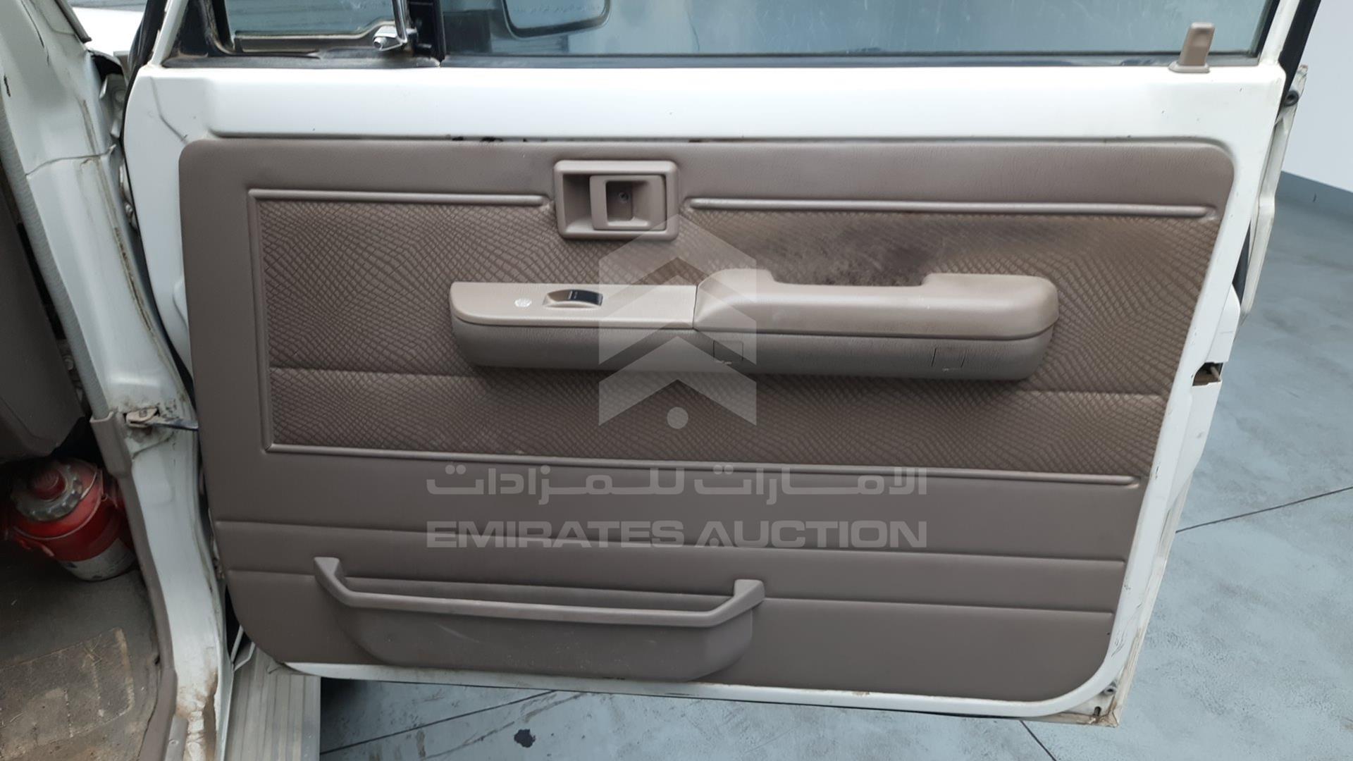 2012 TOYOTA LAND CRUISER VIN: JTFLU73J1C4530111