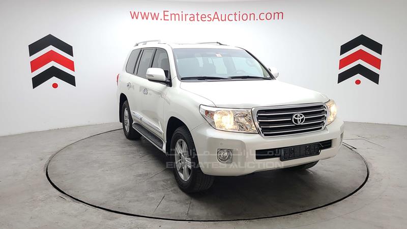 JTMHU09J5F4120610 Auction: EmiratesAuction Lot: 409010 JTMHU09J5F4120610 Toyota Land Cruiser 2015 WHITE Photo 50
