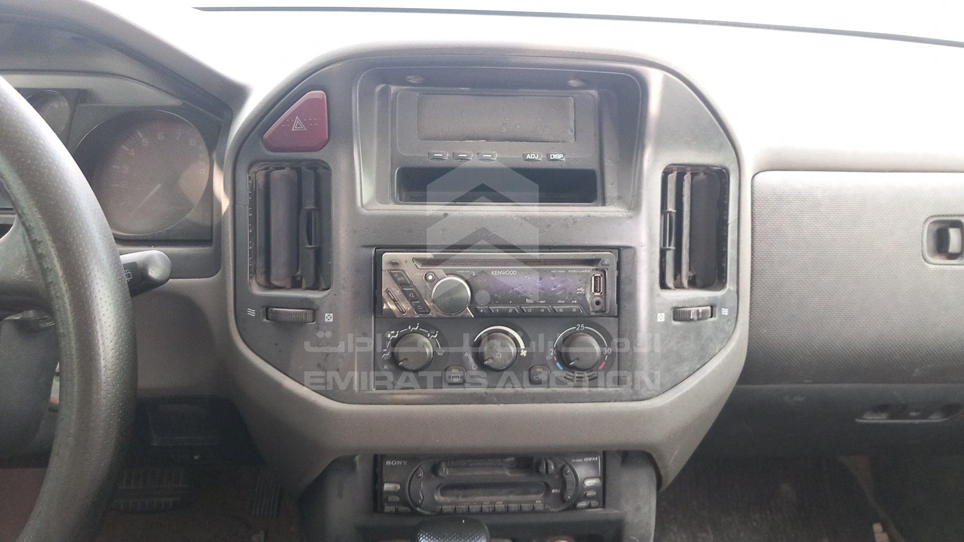 2001 MITSUBISHI PAJERO VIN: JMYLRV73W1J702736