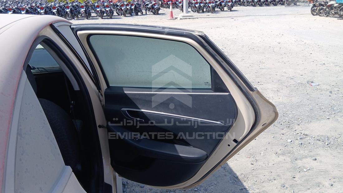 هيونداي سوناتا هجينة 2021 — الباب الخلفي الأيمن — صورة 22