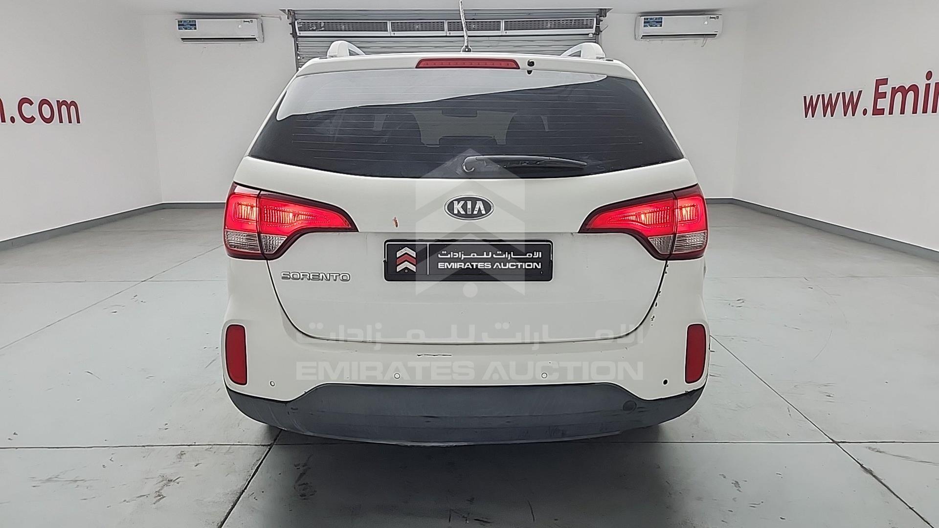 2015 KIA SORENTO VIN: KNAKU8117F5571416