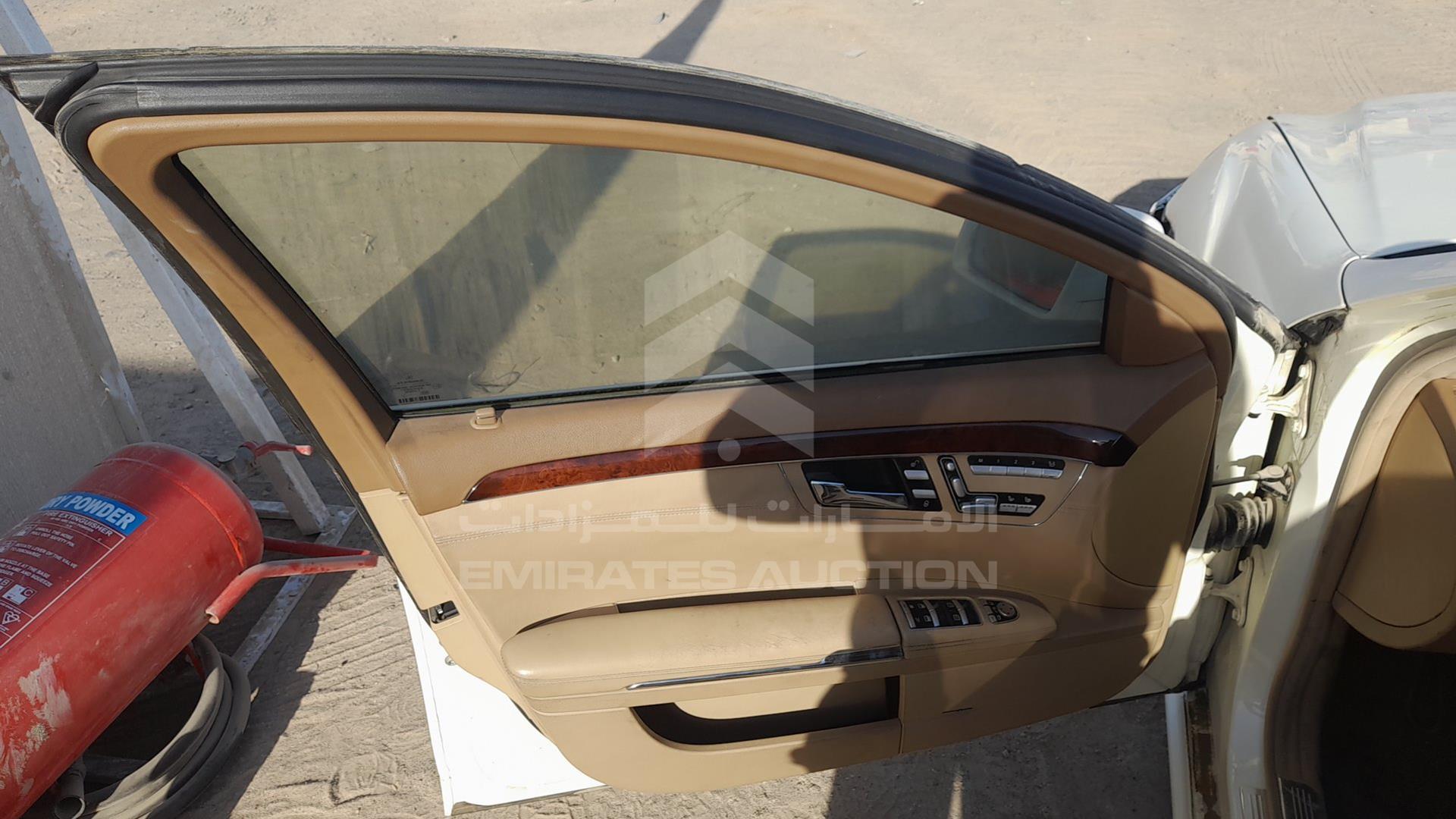 2011 MERCEDES S 500 VIN: WDDNG7BB5BA352292
