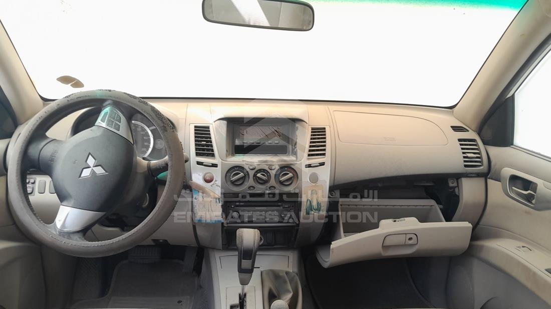 2009 Mitsubishi Pajero — Full Dashboard View — Photo 15