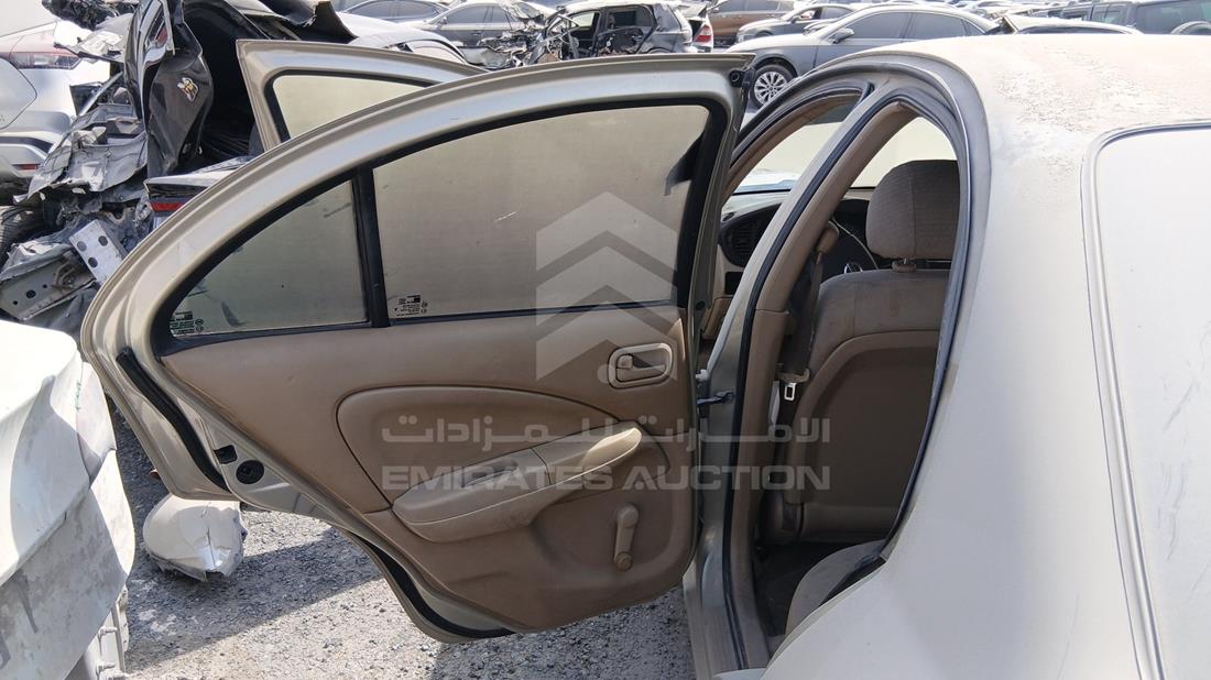 نيسان صني 2008 — الباب الخلفي الأيسر — صورة 20