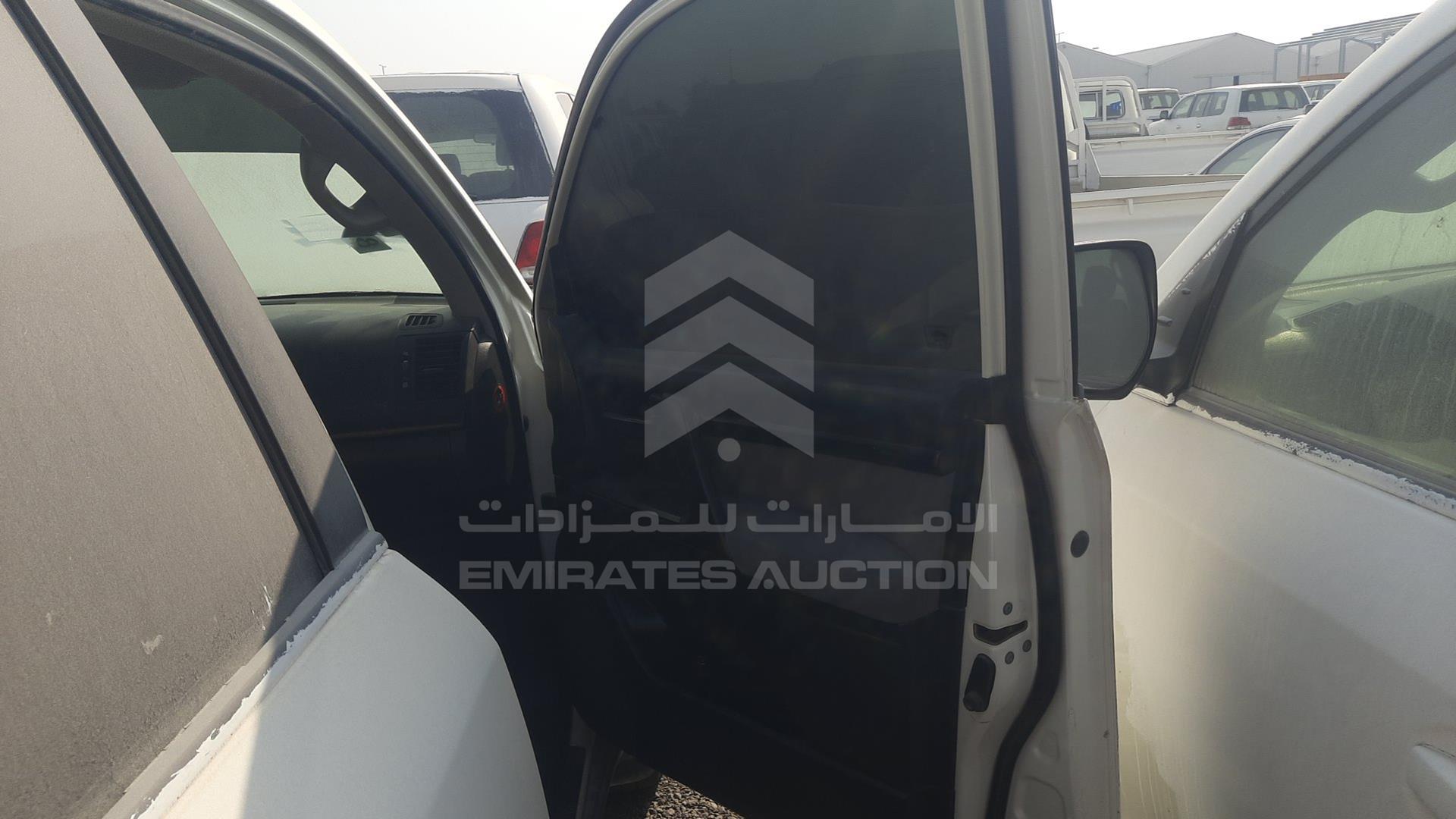 2011 TOYOTA LAND CRUISER VIN: JTMDU09J8B4032305
