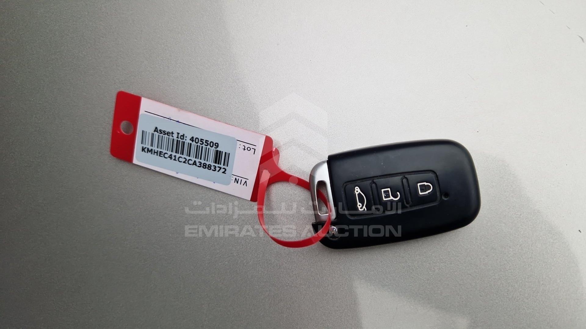 2012 HYUNDAI SONATA VIN: KMHEC41C2CA388372