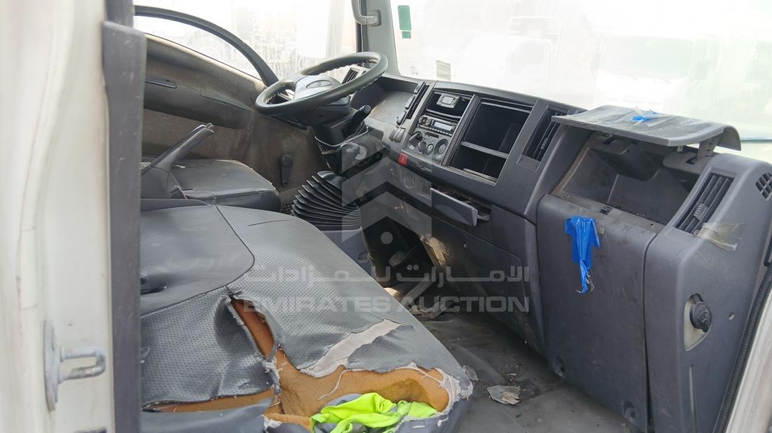 2014 Isuzu NMR — Front Right Passenger Seat View — Photo 20