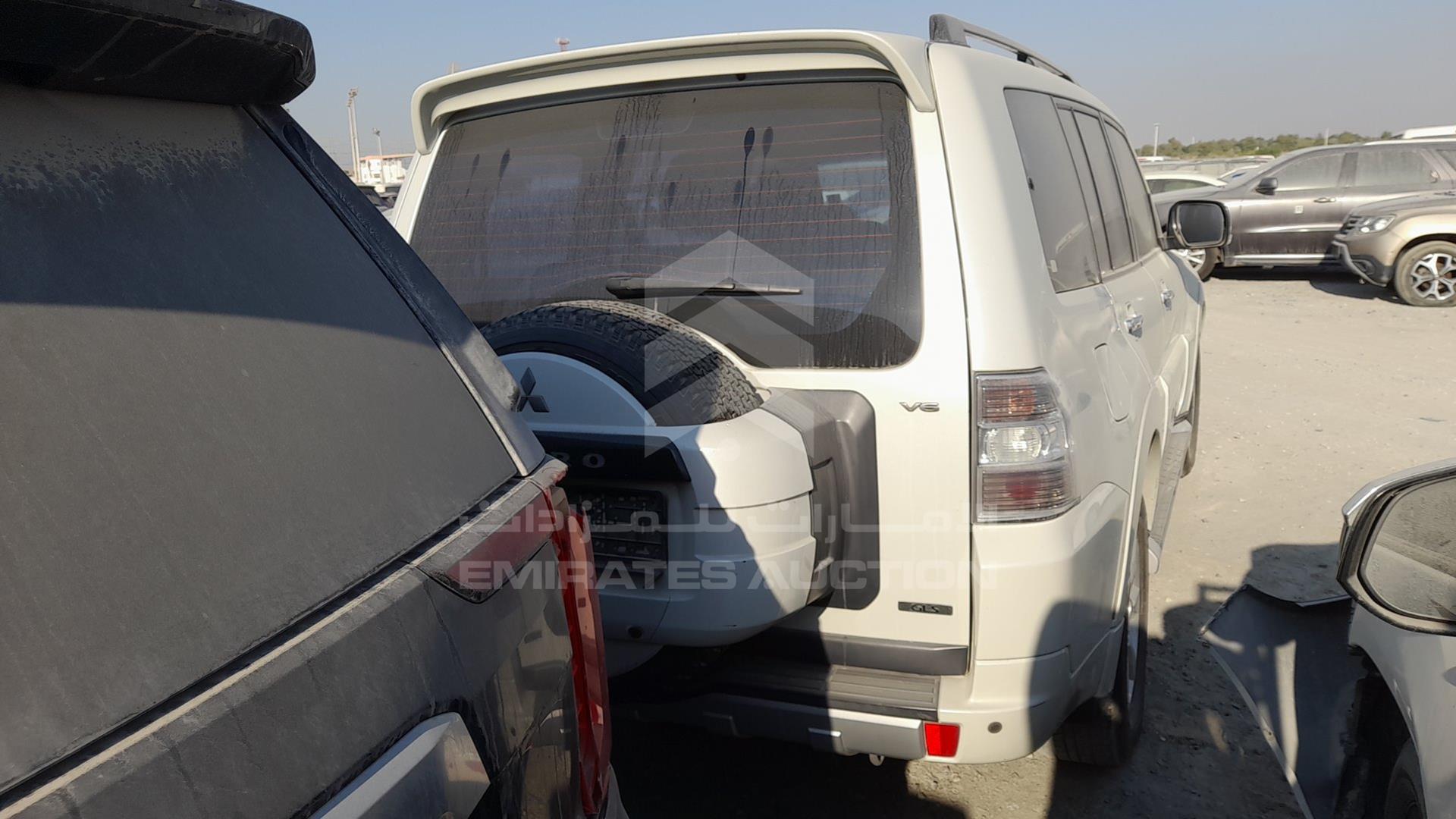 2013 MITSUBISHI PAJERO VIN: JMYLRV95WDJ702310