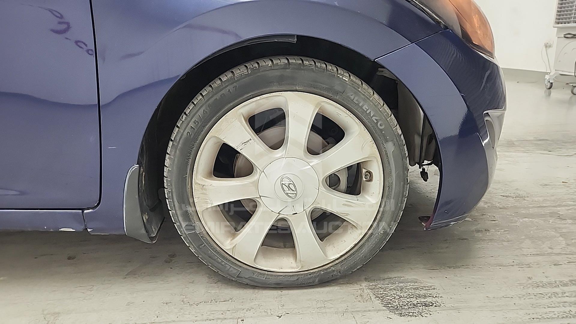 2013 HYUNDAI ELANTRA VIN: 5NPDH4AE2DH290875