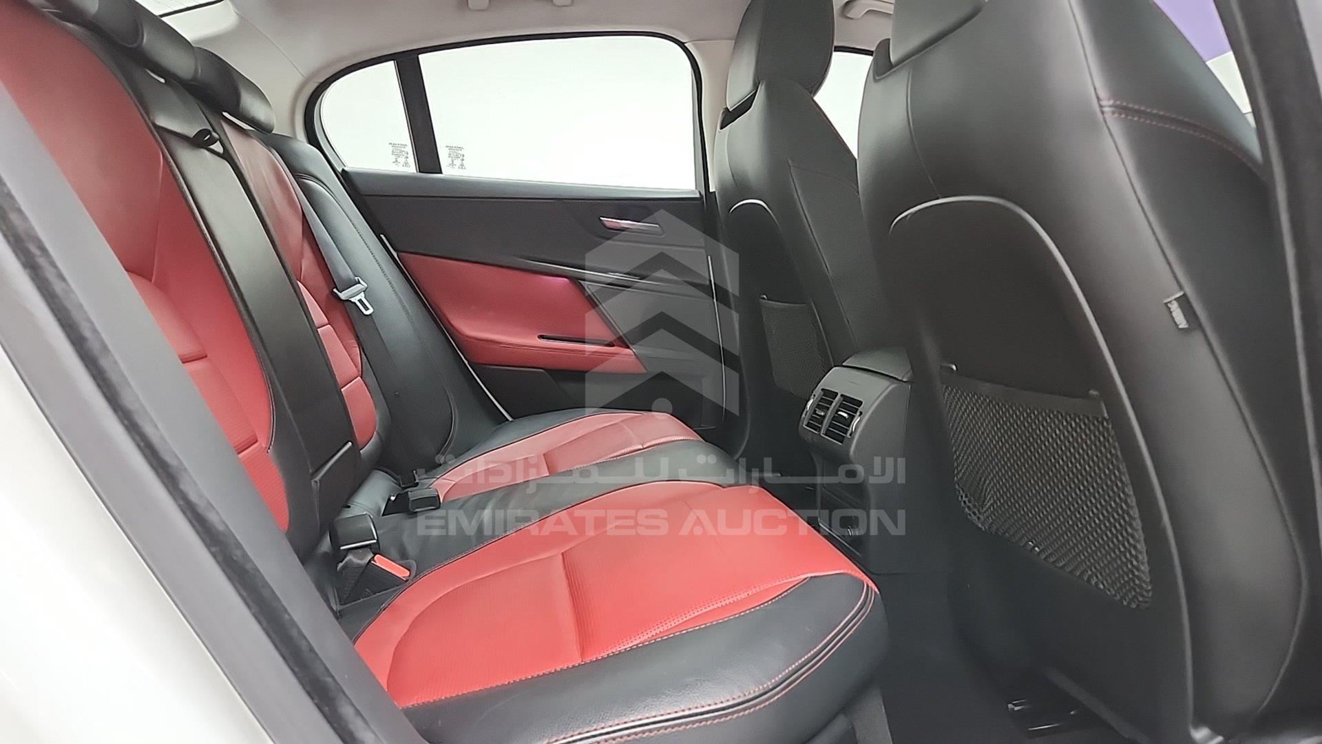 2016 JAGUAR XE VIN: SAJAB4BG8GA924028