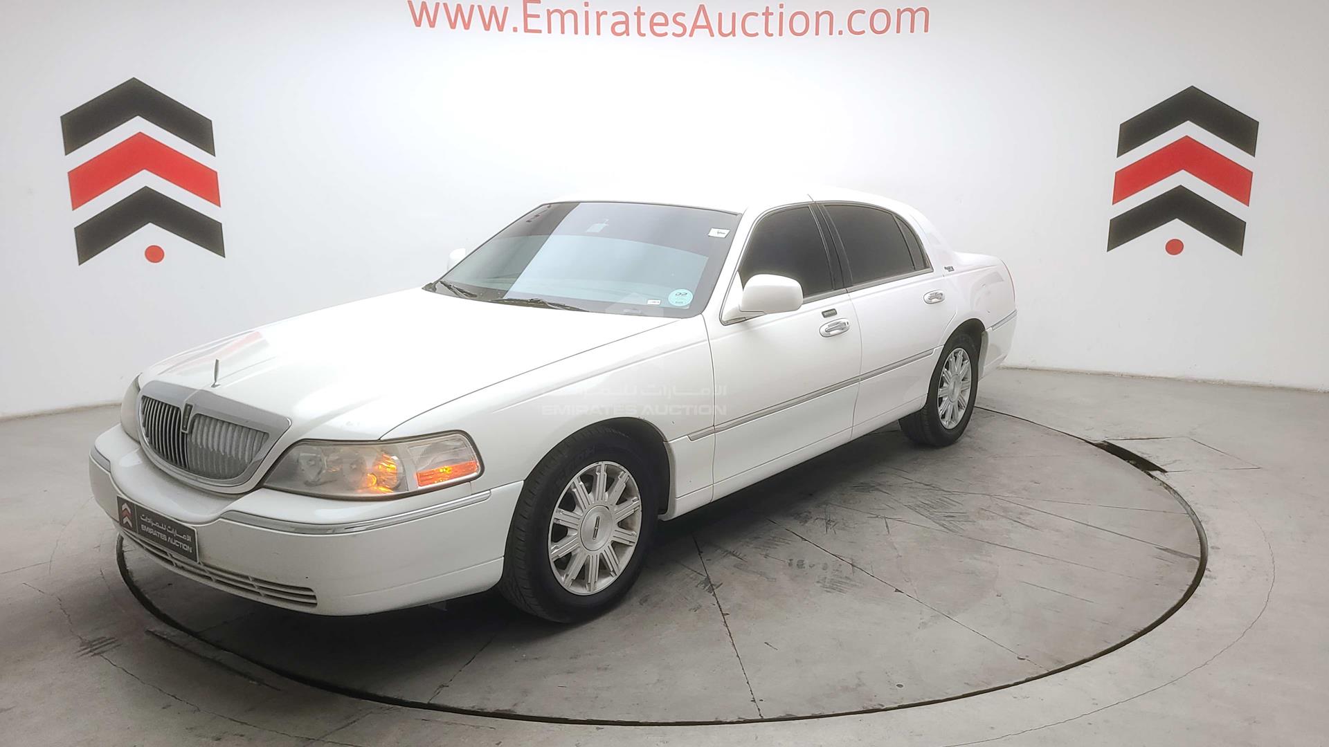2010 LINCOLN TOWN VIN: 2LNBL8CV9AX752302