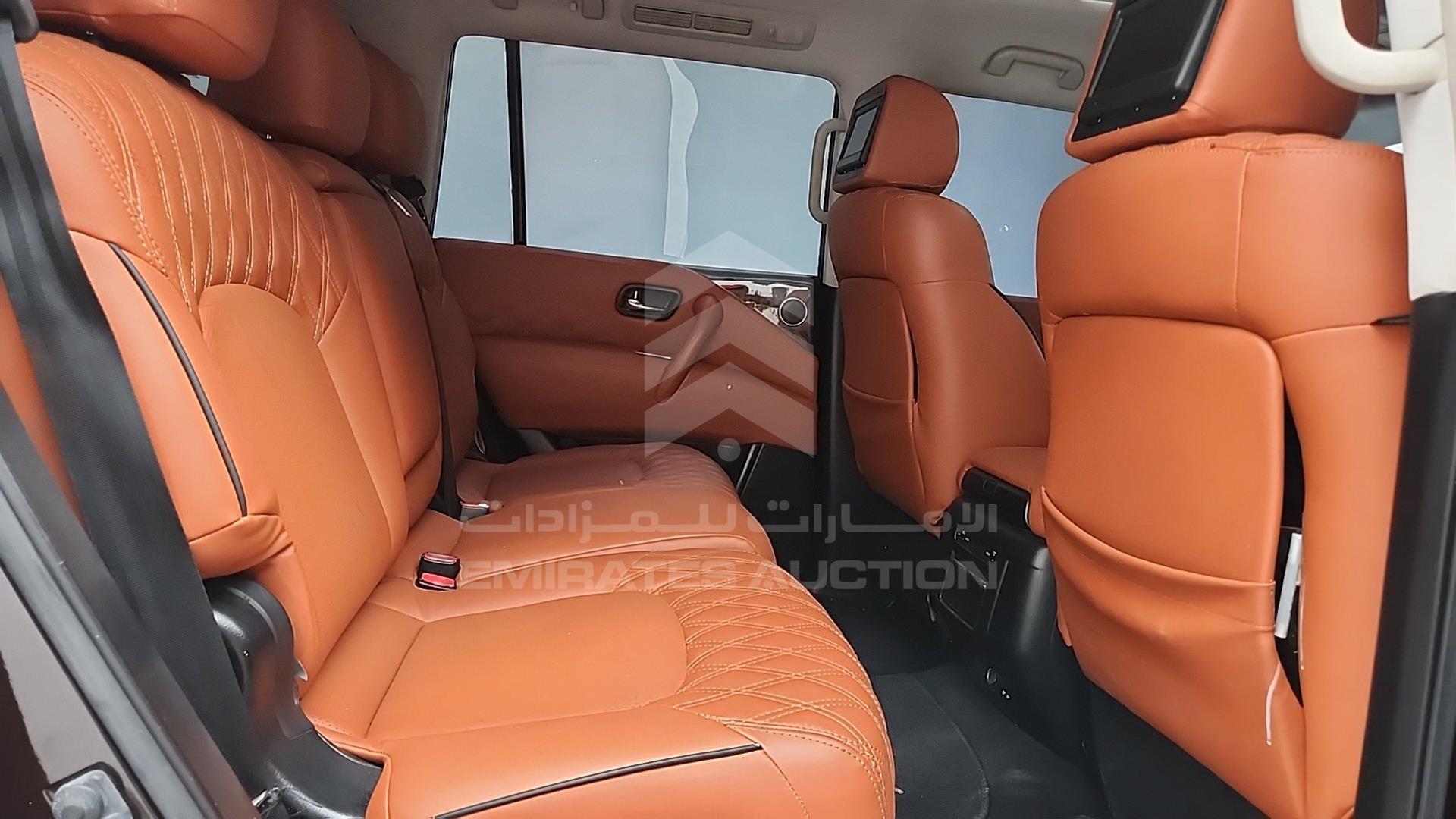 2011 INFINITI QX56 VIN: JNRAZ25Y0B9000342